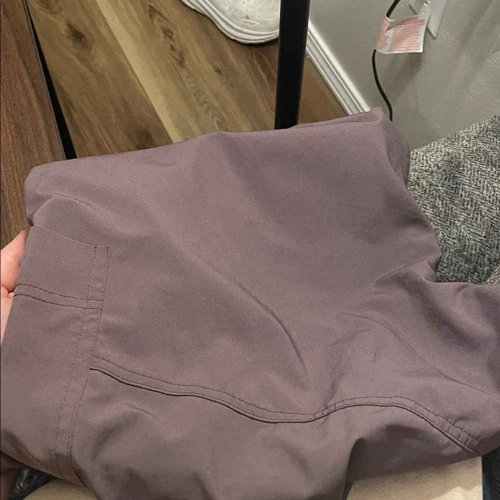 Women’s Old Navy Stretch Tech Purple Jogger - Picture 6 of 6